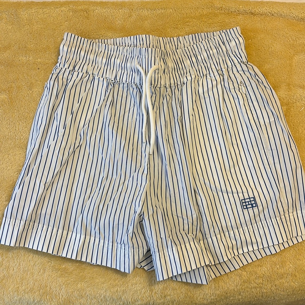 Frame shorts